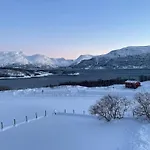 Modern House In With Wood-fired Sauna * Lyngen