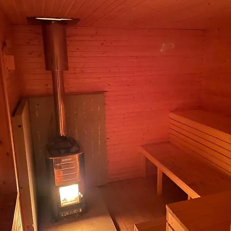 Modern House In With Wood-fired Sauna Сasa de vacaciones Lyngen