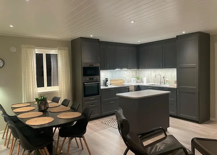 Modern House In With Wood-fired Sauna * Lyngen