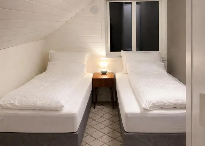 Modern House In With Wood-fired Sauna * Lyngen